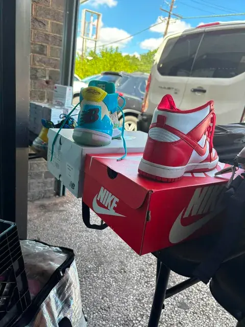 Community pop-up shoe distribution
